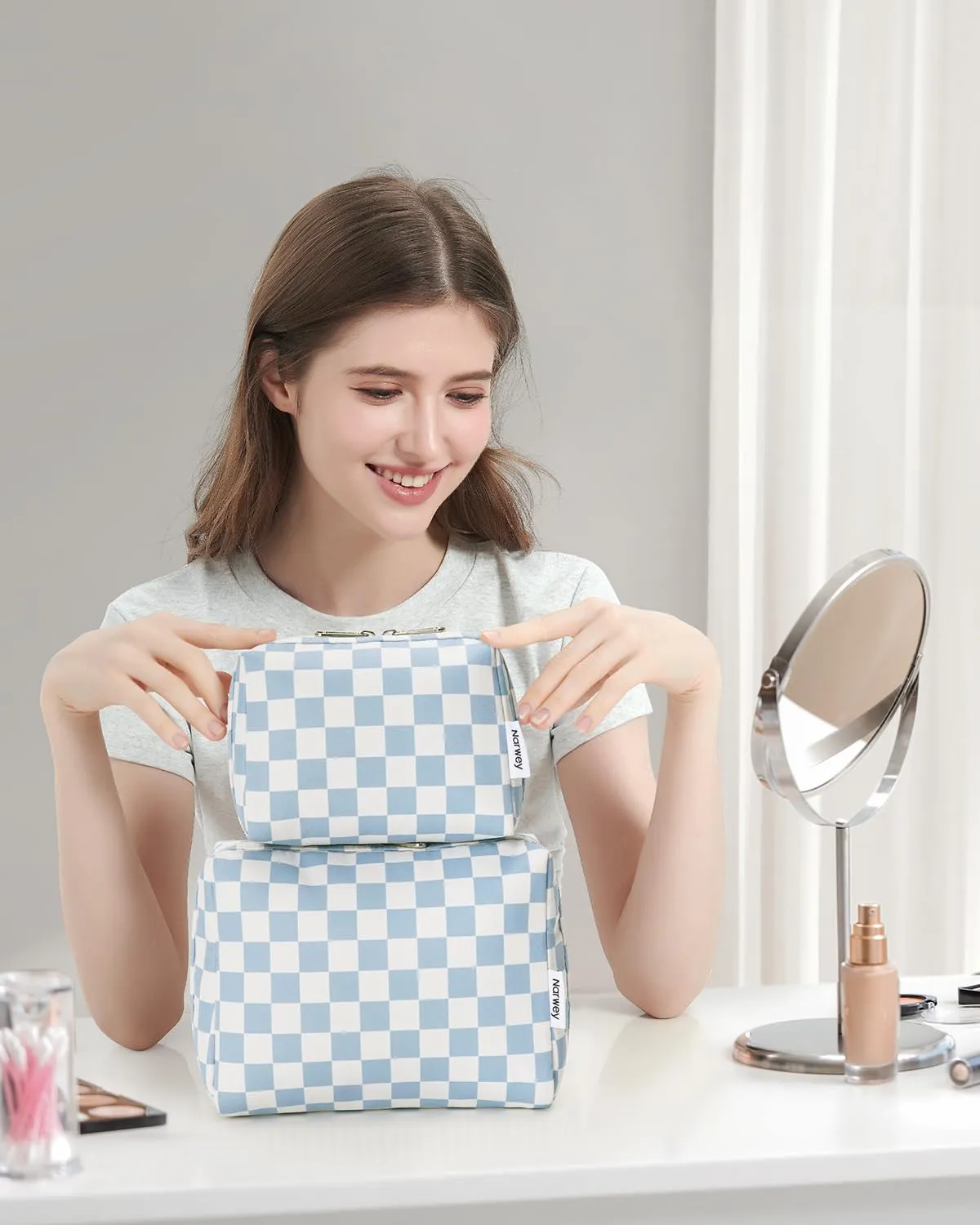 Narwey Checkered Makeup Bag Travel Cosmetic Bag Organizer Toiletry Bag Make Up Bags with Compartments for Women Girls((Large, Sky Blue Checkerboard)